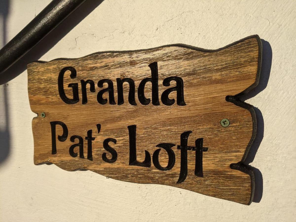 Appartamento Granda Pat'S Loft Crossmaglen Esterno foto